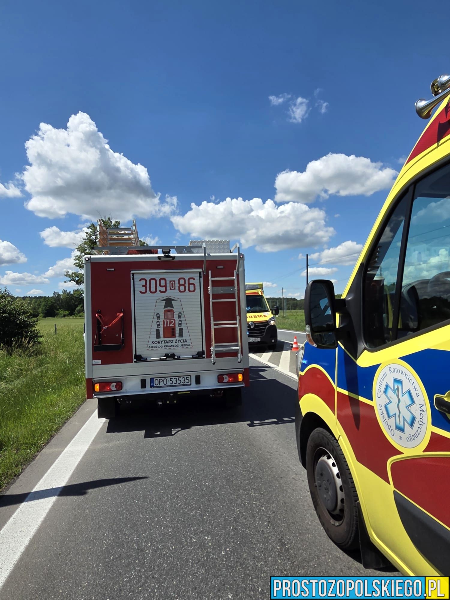 Wypadek na DK46 w Dąbrowie. Zderzyły się dwa samochody osobowe, wśród uczestników były dzieci