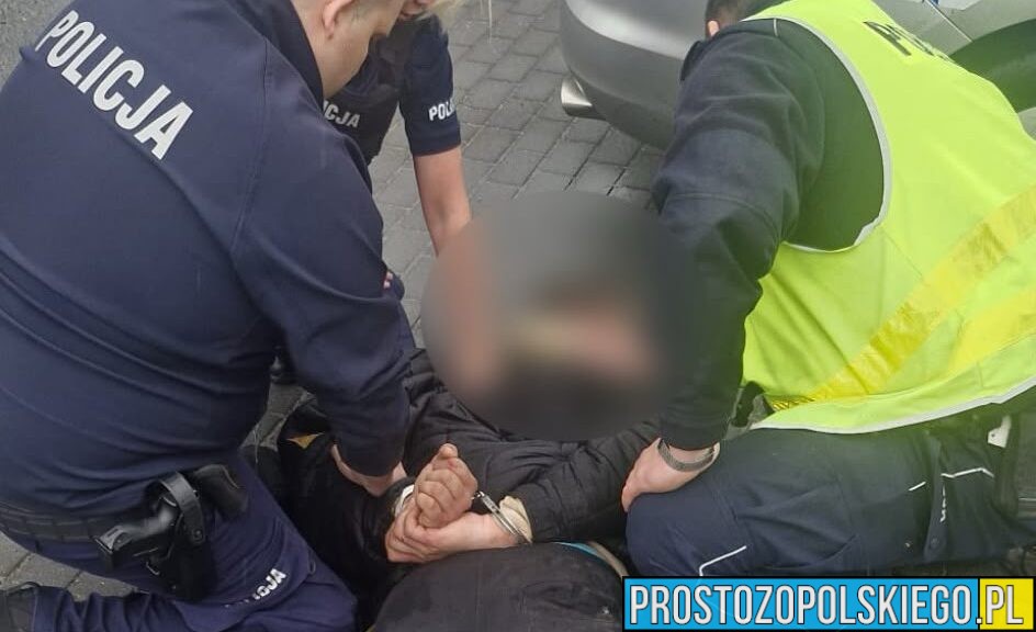 Agresywny mężczyzna pod szpitalem. Okazało się, że był poszukiwany przez sąd