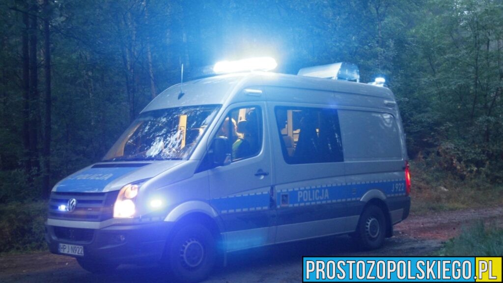 Pasażer bez pasów zwrócił uwagę policjantów. Kierowca mercedesa był pijany