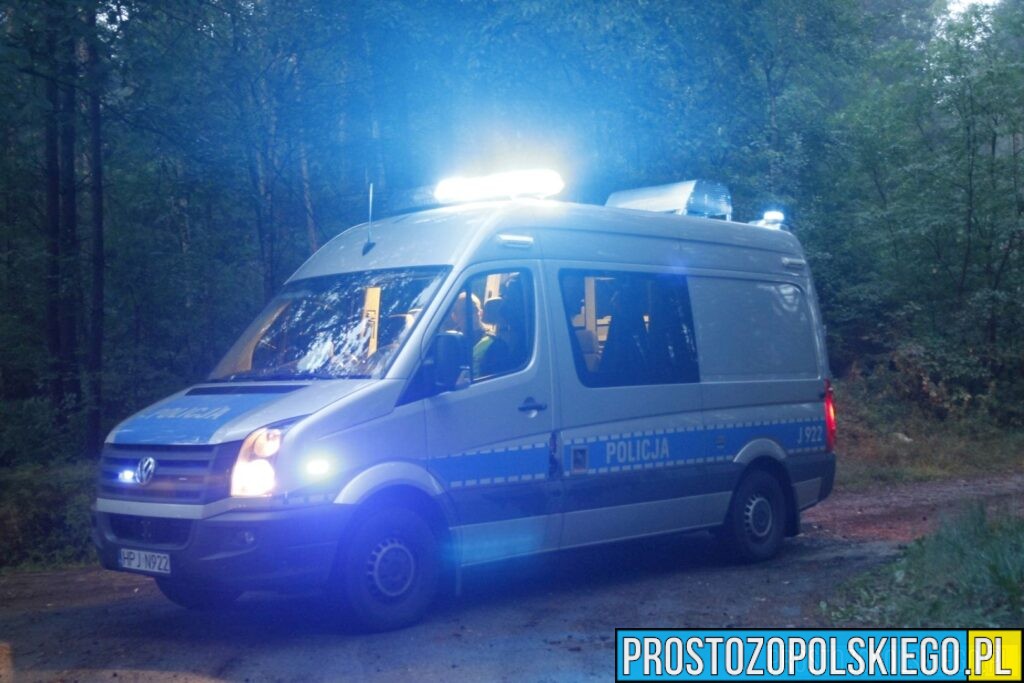 Pasażer bez pasów zwrócił uwagę policjantów. Kierowca mercedesa był pijany