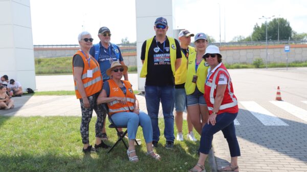 Trwa 57. Rajd Festiwalowy w Opolu. Motoryzacyjne emocje opanowały stolicę regionu