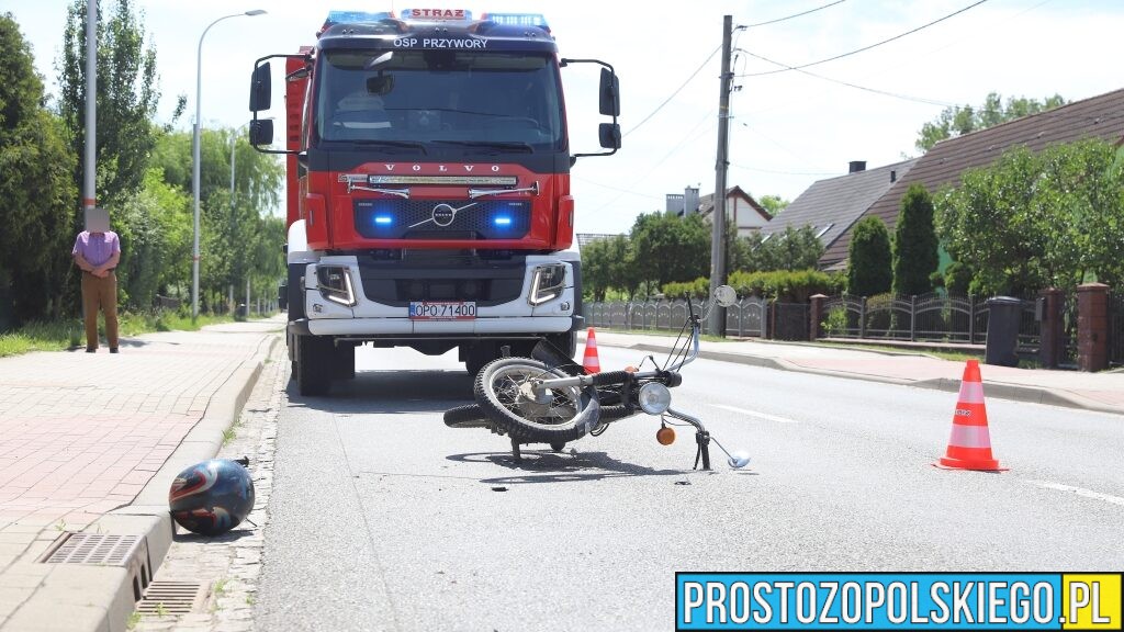 Wypadek na ul. Oświęcimskiej w Opolu. 61-letni motocyklista trafił do szpitala(WIDEO)