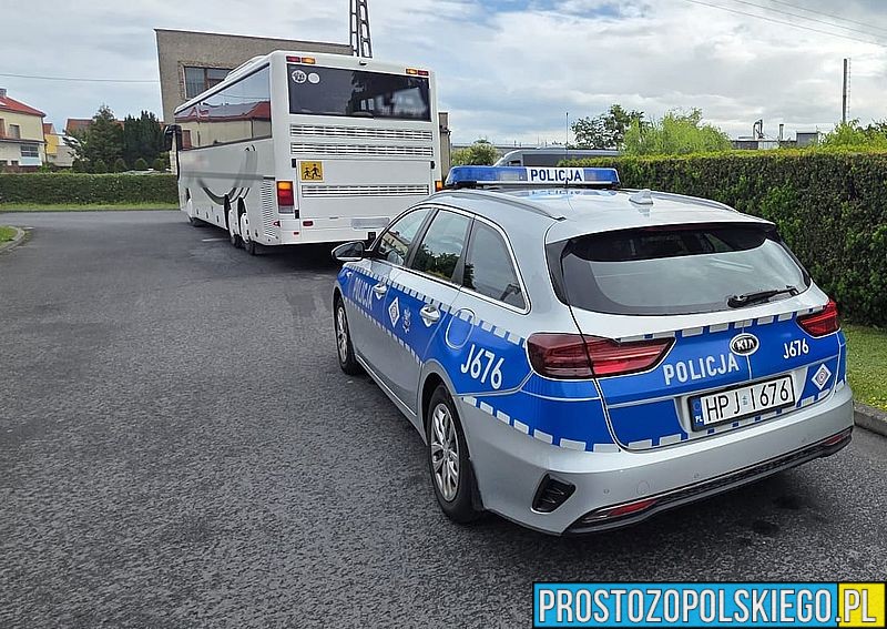 Koniec roku szkolnego i czas wycieczek. Policja przypomina o kontrolach autokarów
