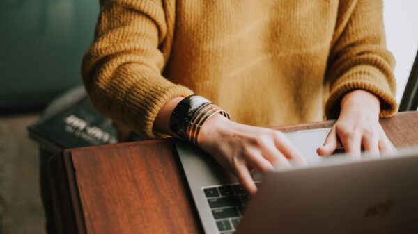 Nauka online - dlaczego warto inwestować w edukację cyfrową?