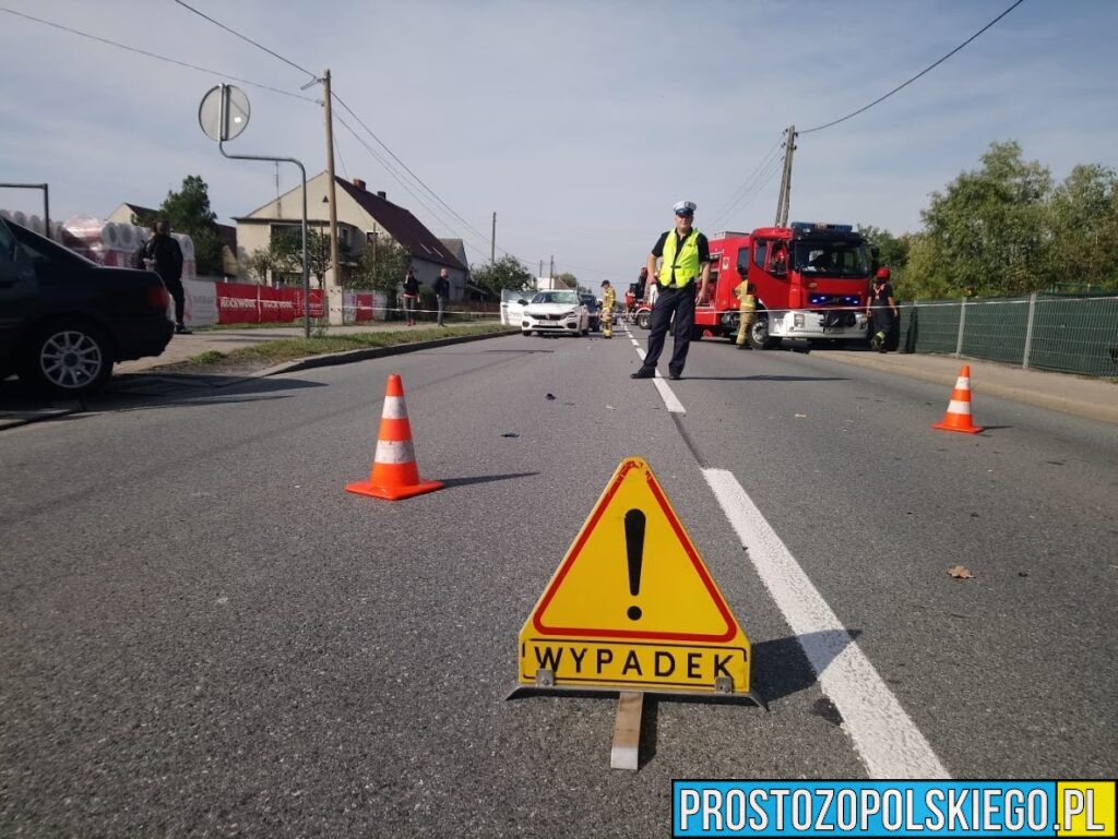 Groźny wypadek na DW408 w Korzonku. Dwie osoby trafiły do szpitala