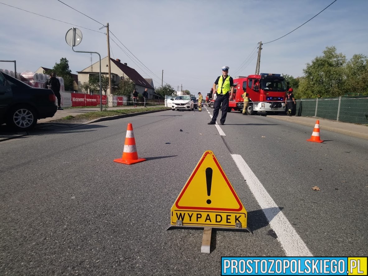 Groźny wypadek na DW408 w Korzonku. Dwie osoby trafiły do szpitala