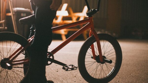 Jaki BMX wybrać? Poradnik dla początkujących