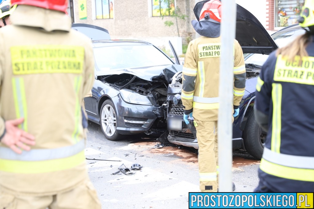wypadek w&nbsp;komprachcicach, zderzenie dwóch samochodów, aktualności opolskie, wypadek w&nbsp;komprachcicach, 