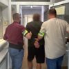 38-latek zatrzymany za znęcanie się nad partnerką i podpalenie jej samochodu. Trafił do aresztu