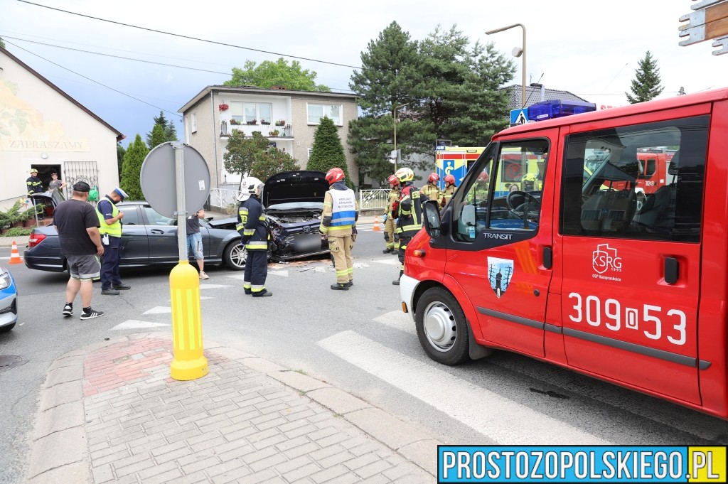 wypadek w&nbsp;komprachcicach, zderzenie dwóch samochodów, aktualności opolskie, wypadek w&nbsp;komprachcicach, 