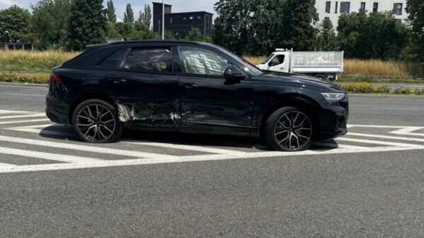 System eCall powiadomił służby o wypadku w Opolu(WIDEO)