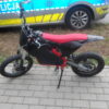 16-latek pędził motorowerem na jednym kole po chodniku. Sprawą zajmie się sąd