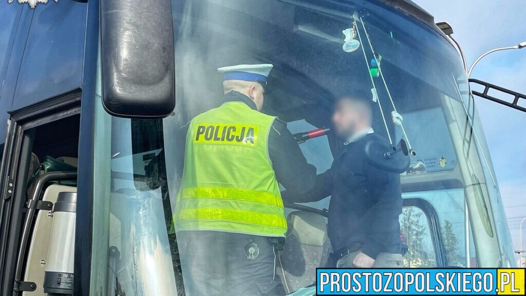 Wyjazd na kolonie lub wycieczkę? Policja w Opolu bezpłatnie skontroluje autokar
