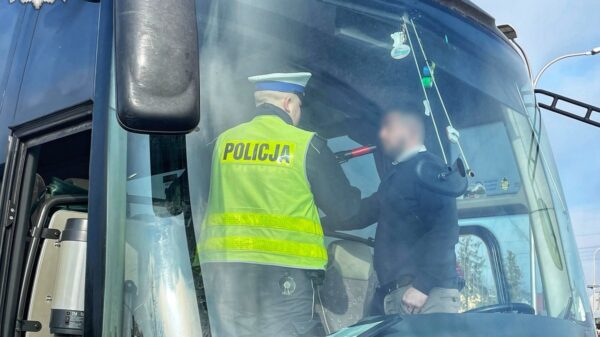 Wyjazd na kolonie lub wycieczkę? Policja w Opolu bezpłatnie skontroluje autokar