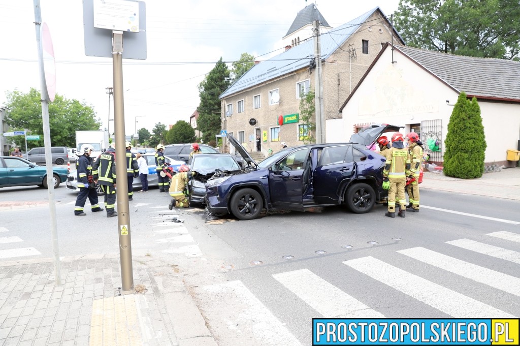 wypadek w&nbsp;komprachcicach, zderzenie dwóch samochodów, aktualności opolskie, wypadek w&nbsp;komprachcicach, 
