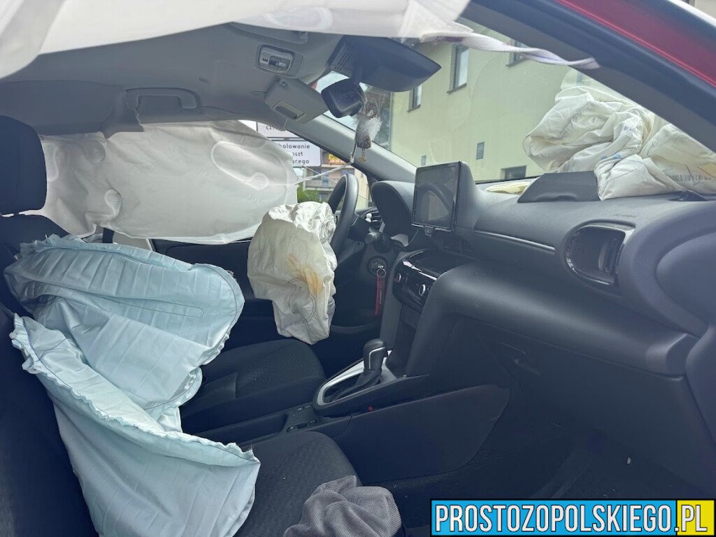 wypadk na bwodnicy opola, sprawca wypadku agresywny, sprawa wypadku skuty przez policje, sprawca wypadku pobił ratowników, wypadek w opolu, sprawca skuty przez policję,