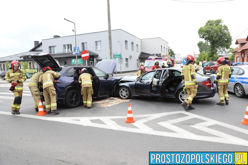 wypadek w&nbsp;komprachcicach, zderzenie dwóch samochodów, aktualności opolskie, wypadek w&nbsp;komprachcicach, 