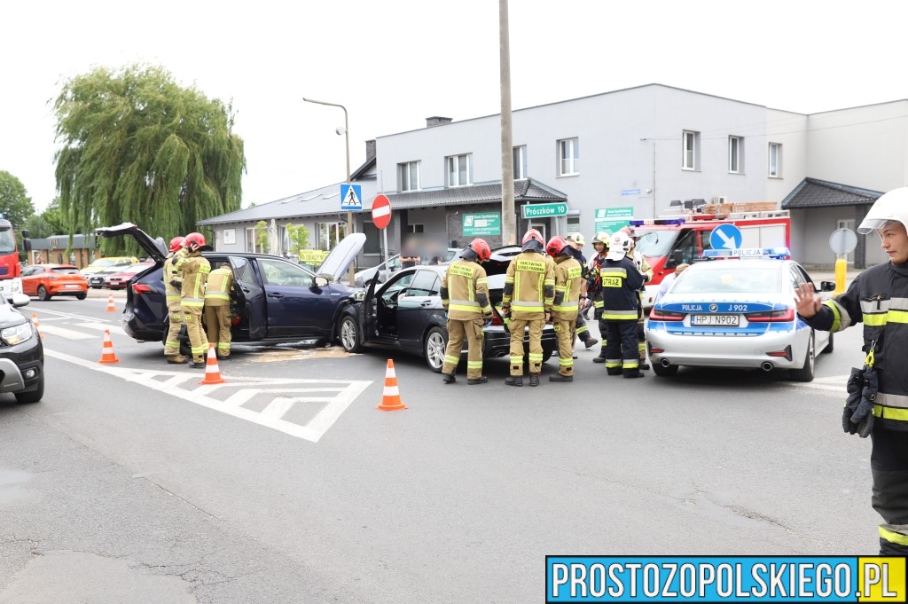wypadek w&nbsp;komprachcicach, zderzenie dwóch samochodów, aktualności opolskie, wypadek w&nbsp;komprachcicach, 