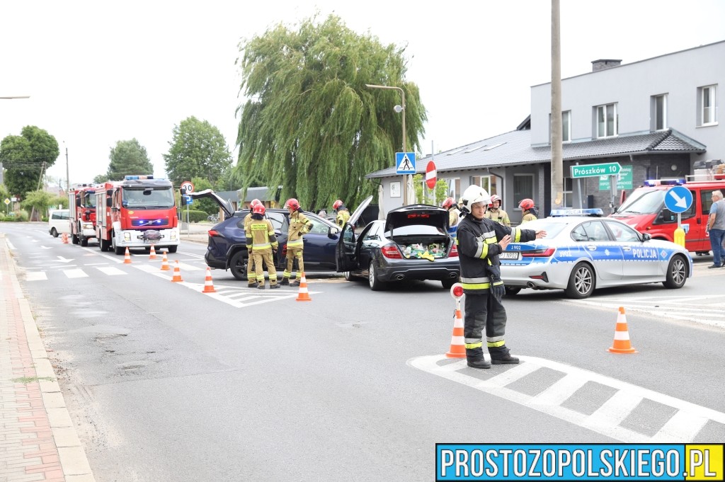 wypadek w&nbsp;komprachcicach, zderzenie dwóch samochodów, aktualności opolskie, wypadek w&nbsp;komprachcicach, 