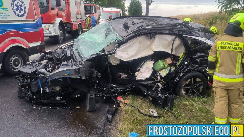 Poważny wypadek na DW416 w Suchej Psinie. Sześć osób trafiło do szpitali