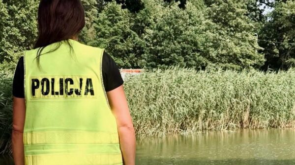 Tragedia w Cieszanowicach. 77-letnia kobieta nie żyje po zdarzeniu nad stawem