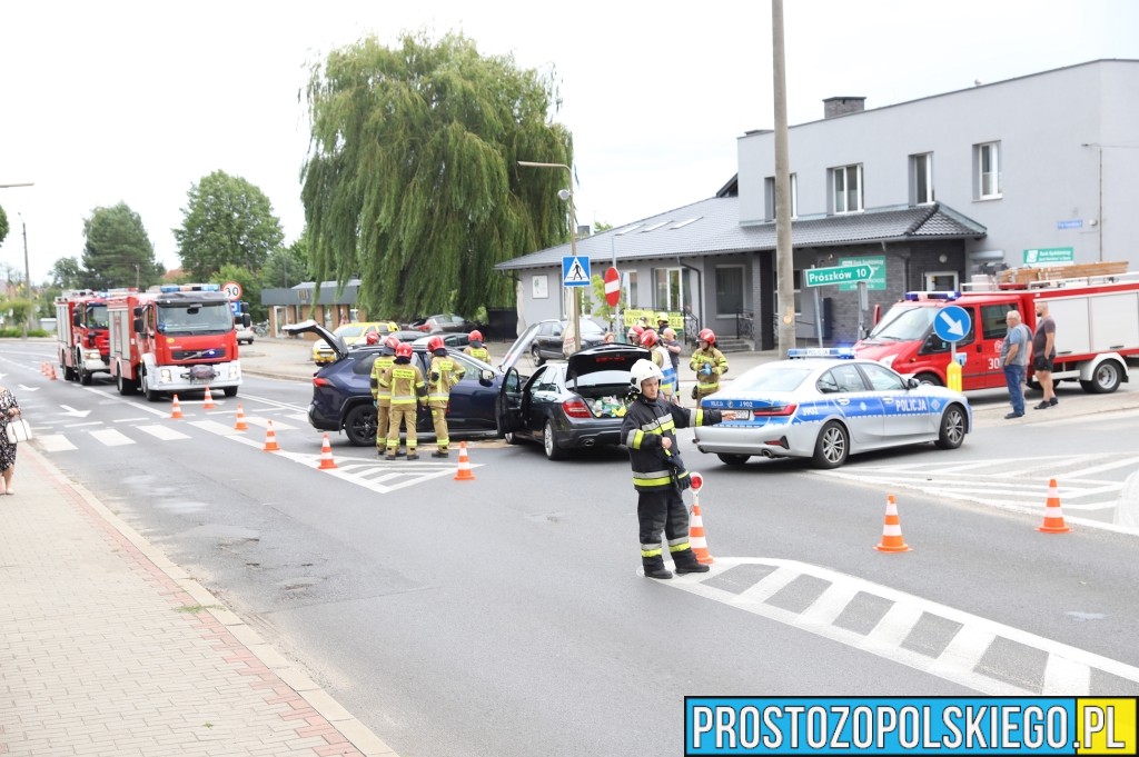 wypadek w&nbsp;komprachcicach, zderzenie dwóch samochodów, aktualności opolskie, wypadek w&nbsp;komprachcicach, 