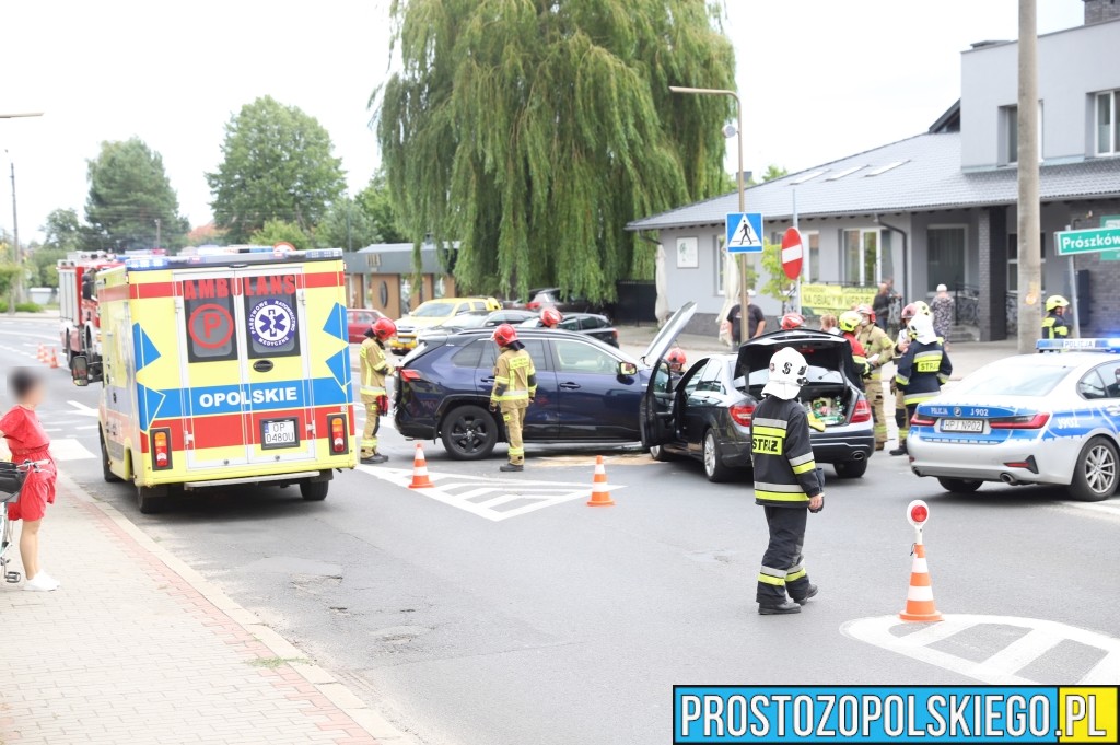 wypadek w&nbsp;komprachcicach, zderzenie dwóch samochodów, aktualności opolskie, wypadek w&nbsp;komprachcicach, 