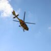 Wypadek motocyklisty w Skoroszycach. Mężczyzna trafił do szpitala śmigłowcem LPR