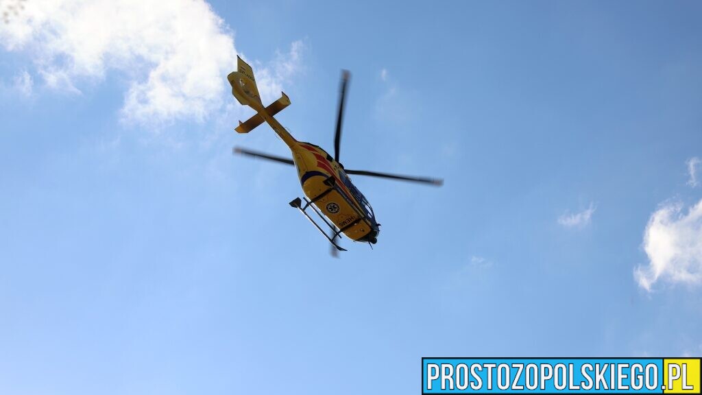 Wypadek motocyklisty w Skoroszycach. Mężczyzna trafił do szpitala śmigłowcem LPR