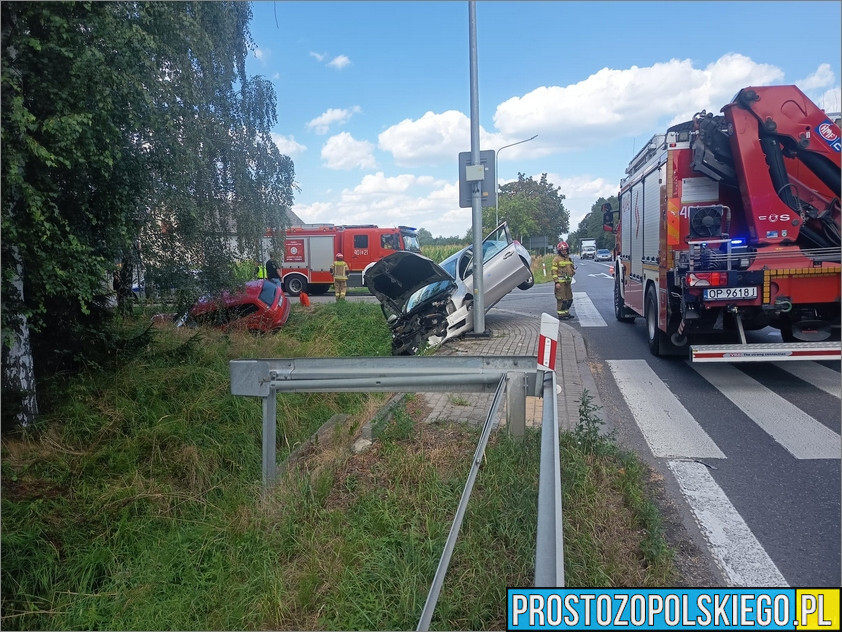 Dwa samochody wypadły z drogi na DK94. Jedna osoba trafiła do szpitala