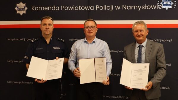 W Namysłowie powstanie klasa mundurowa o profilu policyjnym. Podpisano ważne porozumienie