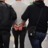 Schował się w wersalce przed policjantami. 27-latek był poszukiwany przez wymiar sprawiedliwości