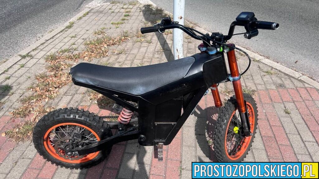 Bez kasku, tablic i OC. 24-latek jechał motorowerem mimo dwóch zakazów