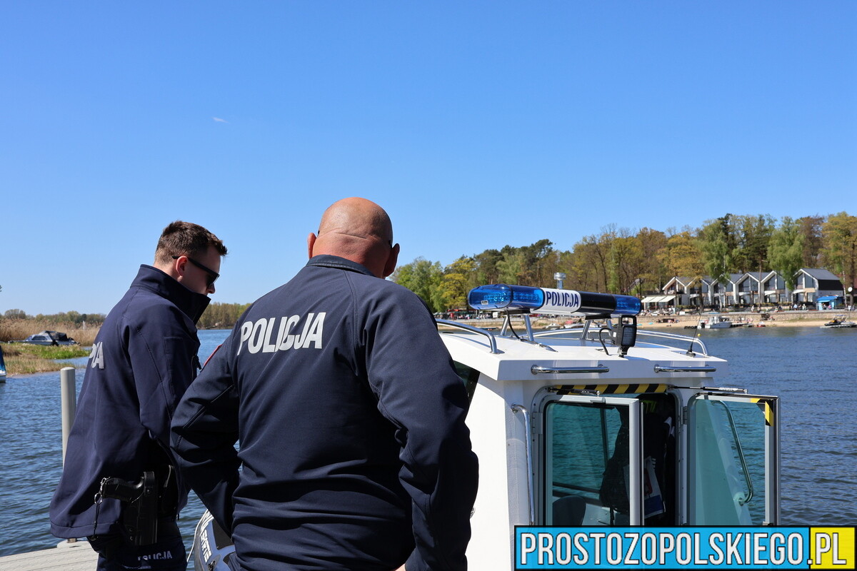 Policjanci z Turawy kontrolowali drogę i jezioro. Dwóch mężczyzn odpowie za alkohol