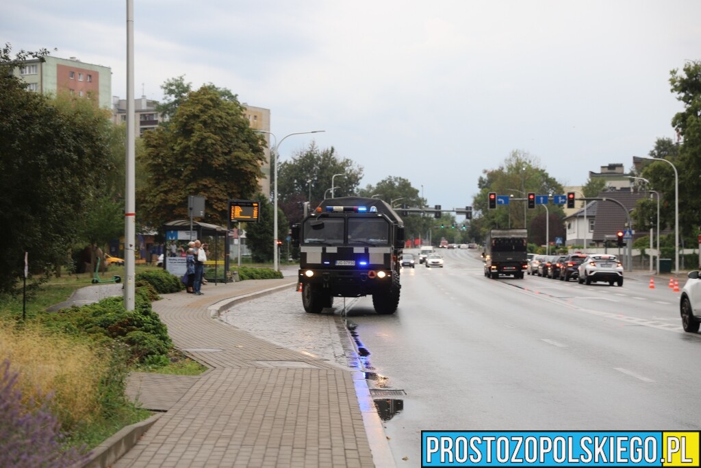 granat moździerzowy w&nbsp;przzedszklu, granat w&nbsp;przedszkolu, ewakuacja przedszkola, ewakuacja mieszkańców, saperzy z&nbsp;brzegu, akcja saperów w&nbsp;Opolu, 