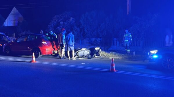 Wypadek na DK46 w Lędzinach. Audi zderzyło się z motocyklem
