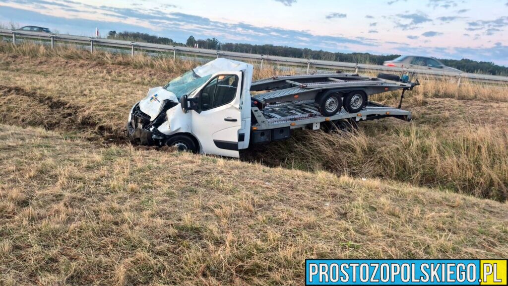 Wypadek na A4 pod Sarnami Wielkimi. Autolaweta wypadła z jezdni
