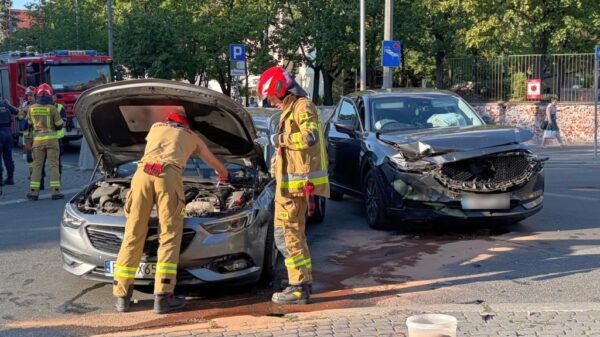 Zderzenie dwóch samochodów na skrzyżowaniu Kośnego i Katowickiej w Opolu