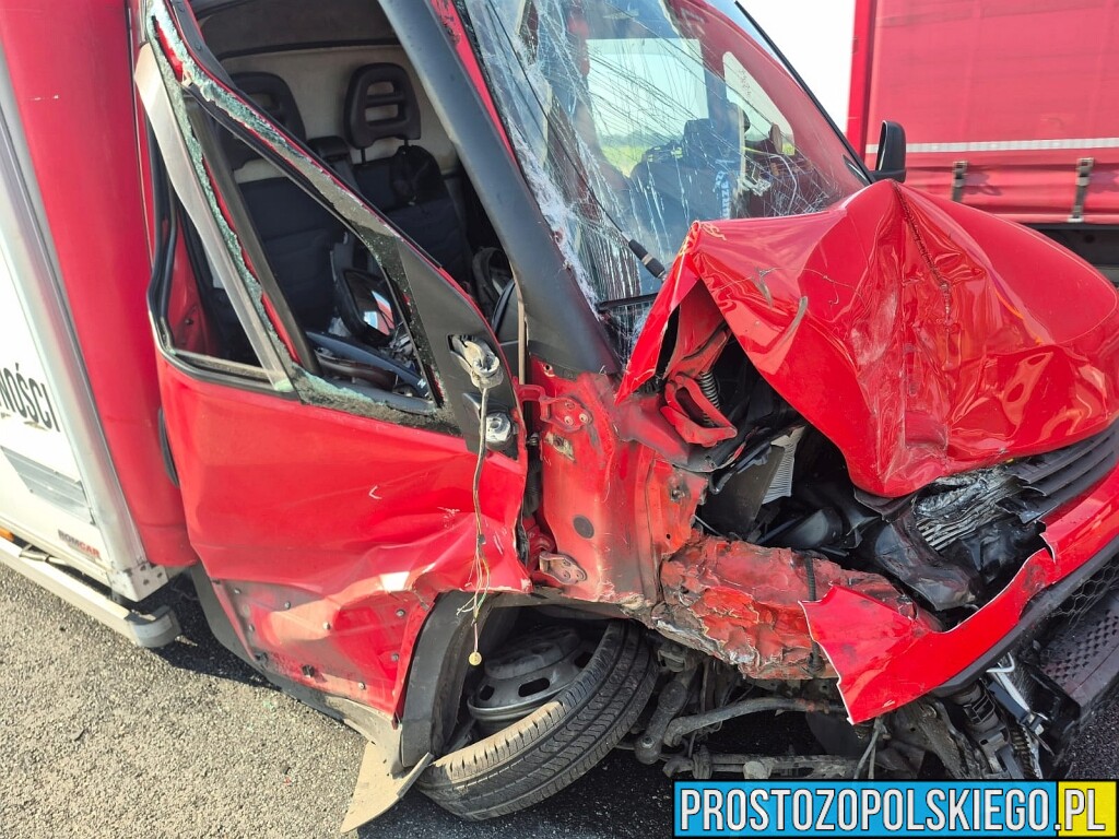Mocno rozbite Iveco na A4. Kierowca może mówić o ogromnym szczęściu