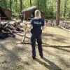Policjanci i strażacy odwiedzili harcerzy w Kucobach. Rozmawiali o bezpiecznych wakacjach