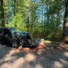 Poważny wypadek w Korfantowie. Samochód uderzył w drzewo, jedna osoba poszkodowana