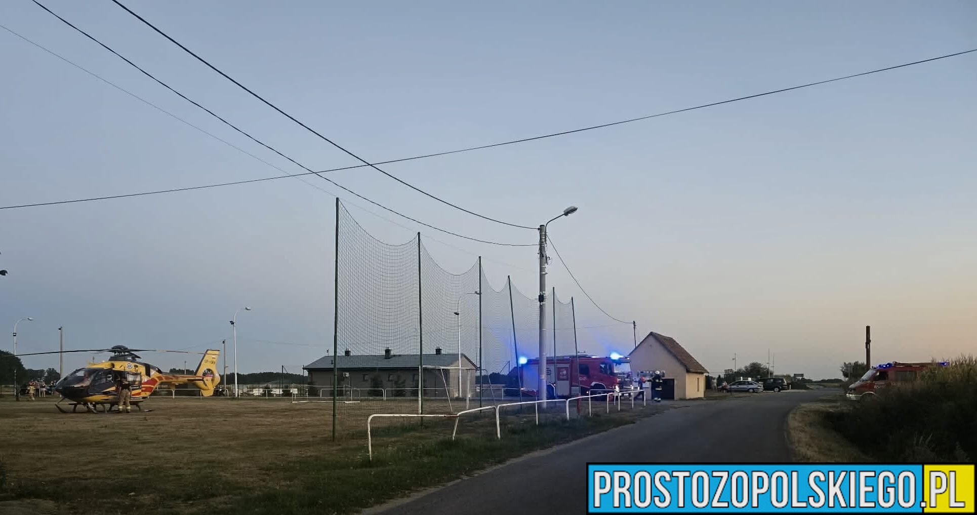 Mężczyzna wyciągnięty z wody w Starowicach Dolnych. Na miejsce wezwano śmigłowiec LPR