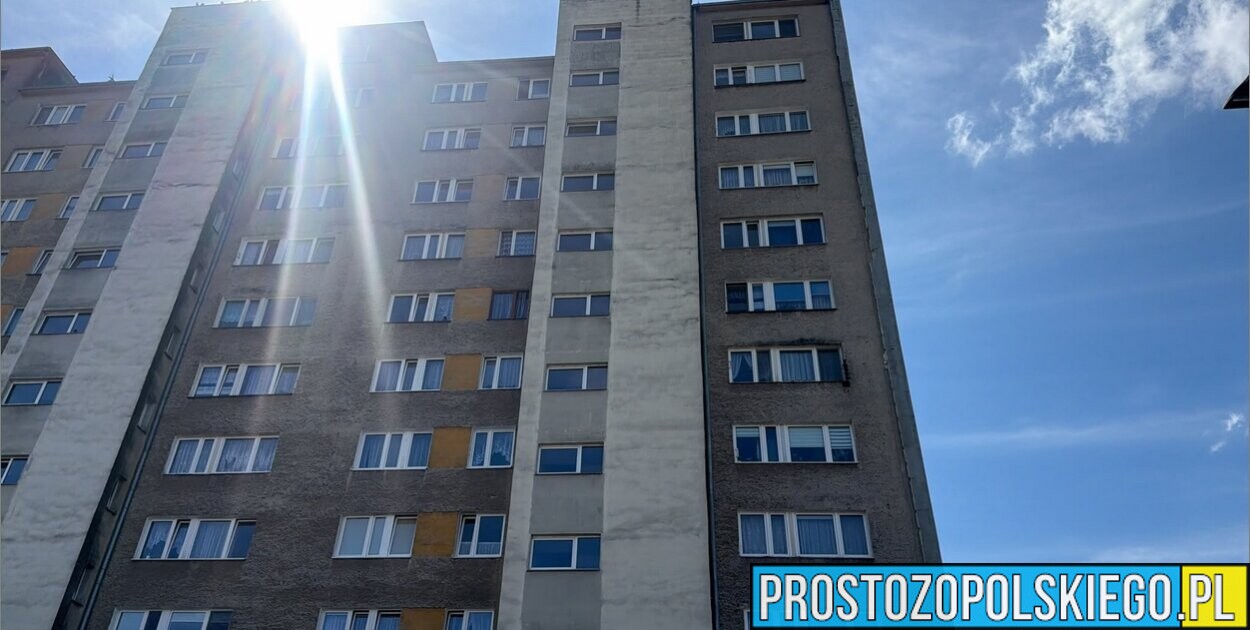 Tragiczne zdarzenie w Brzegu. Mężczyzna wypadł z wieżowca, prokuratura bada okoliczności