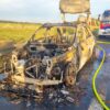 Mercedes stanął w ogniu na autostradzie A4. Dwie osoby zdążyły uciec