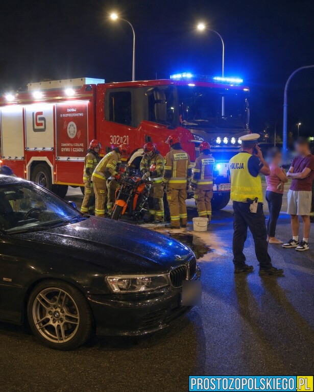 Wypadek na skrzyżowaniu Niemodlińskiej i Domańskiego. 19-latek w BMW miał wjechać na czerwonym