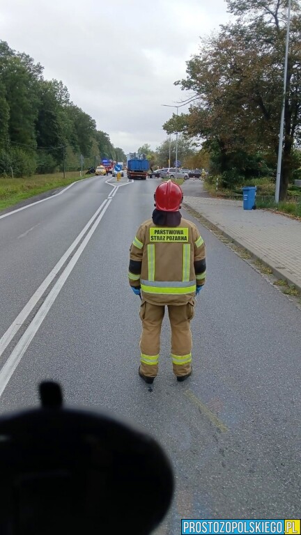 zderzenie 3 samochodów w Lędzinach, droga Opole Ozimek, DK 46 zablokowana, wypadek w Opolu, Wypadek, zderzenie trzech aut,