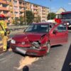 Zderzenie Golfa i Mercedesa na estakadzie w Opolu