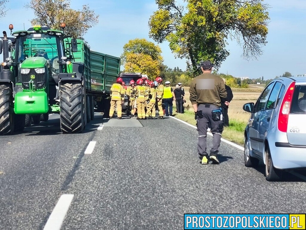 Zderzenie dwóch aut i ciągnika na DK94. Służby pracowały na trasie Pawłów – Strzelniki