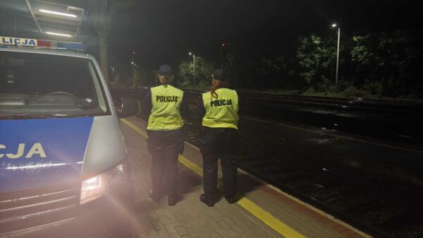 Policjanci z Prudnika kontrolowali tereny kolejowe. Akcja „Rail Action Week”
