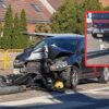 Mitsubishi uderzyło w sygnalizator na DK94 w Nakle. Konstrukcja przewróciła się na jezdnię